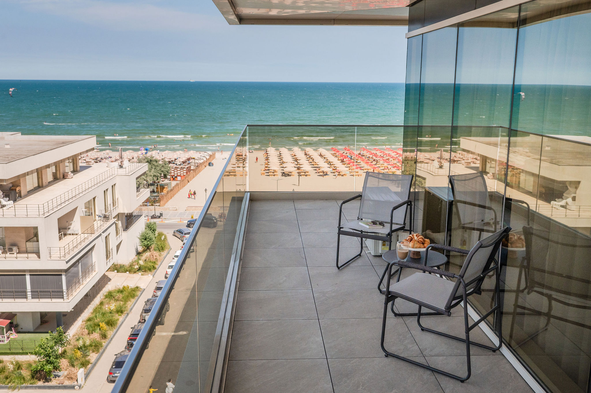 AC-630-Ghost Collection (145 SQM 2BD Sea View Premium) — Διαμέρισμα — κατάλυμα διακοπών με θέα στη θάλασσα στο Aqua Cullinan Resort & SPA, Mamaia Nord, Κωνστάντζα, Ρουμανία — φωτογραφία 2 του καταλύματος | Aqua Vista Rentals
