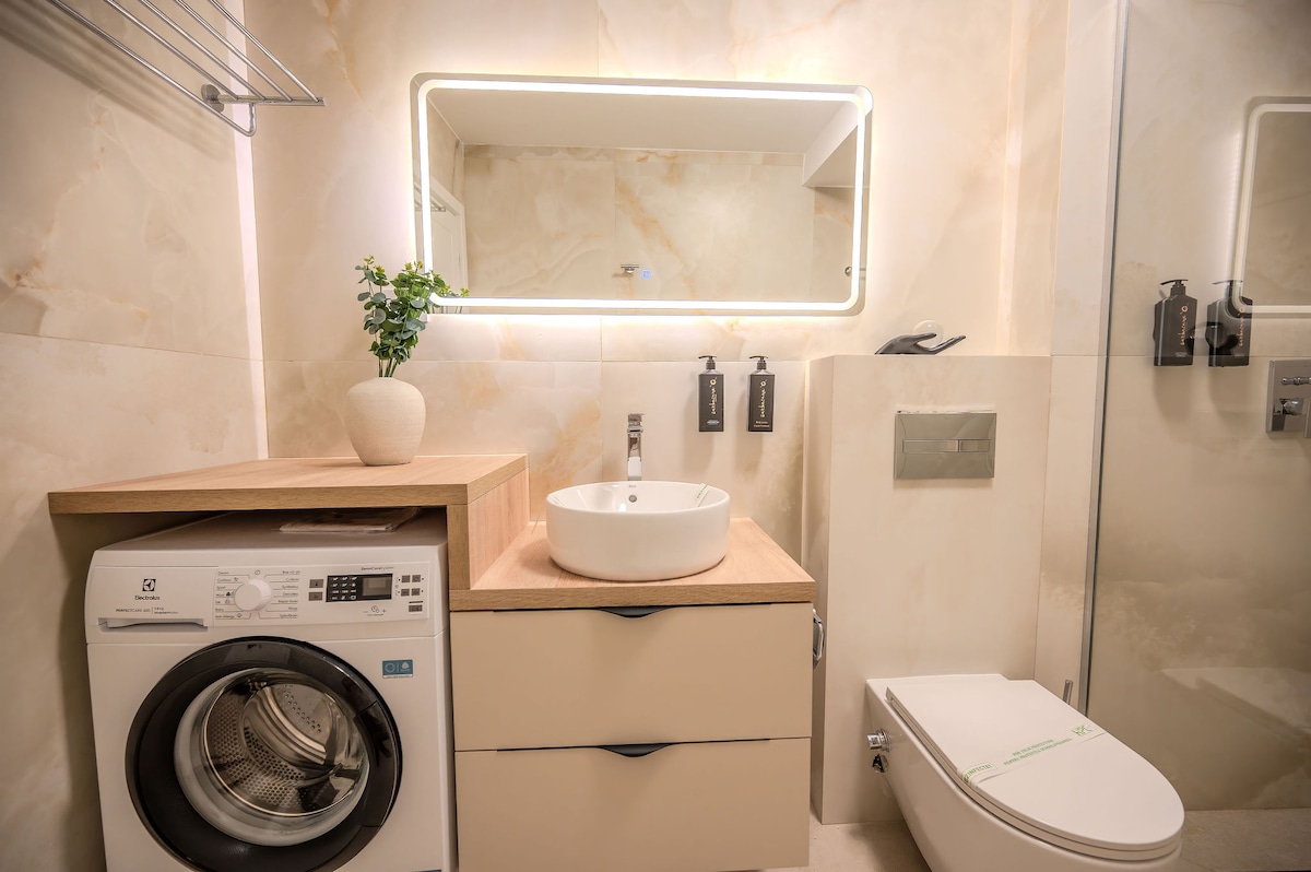 AC-602-Silver Shadow Collection (89 SQM 1BD City View) — Διαμέρισμα — κατάλυμα διακοπών με θέα στην πόλη στο Aqua Cullinan Resort & SPA, Mamaia Nord, Κωνστάντζα, Ρουμανία — φωτογραφία 7 του καταλύματος | Aqua Vista Rentals