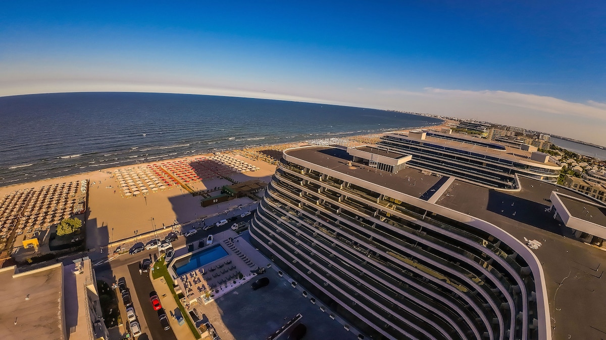 AC-605-Corniche Collection (151 SQM 2BD Corner View) — Διαμέρισμα — κατάλυμα διακοπών με θέα στην πόλη στο Aqua Cullinan Resort & SPA, Mamaia Nord, Κωνστάντζα, Ρουμανία — φωτογραφία 2 του καταλύματος | Aqua Vista Rentals