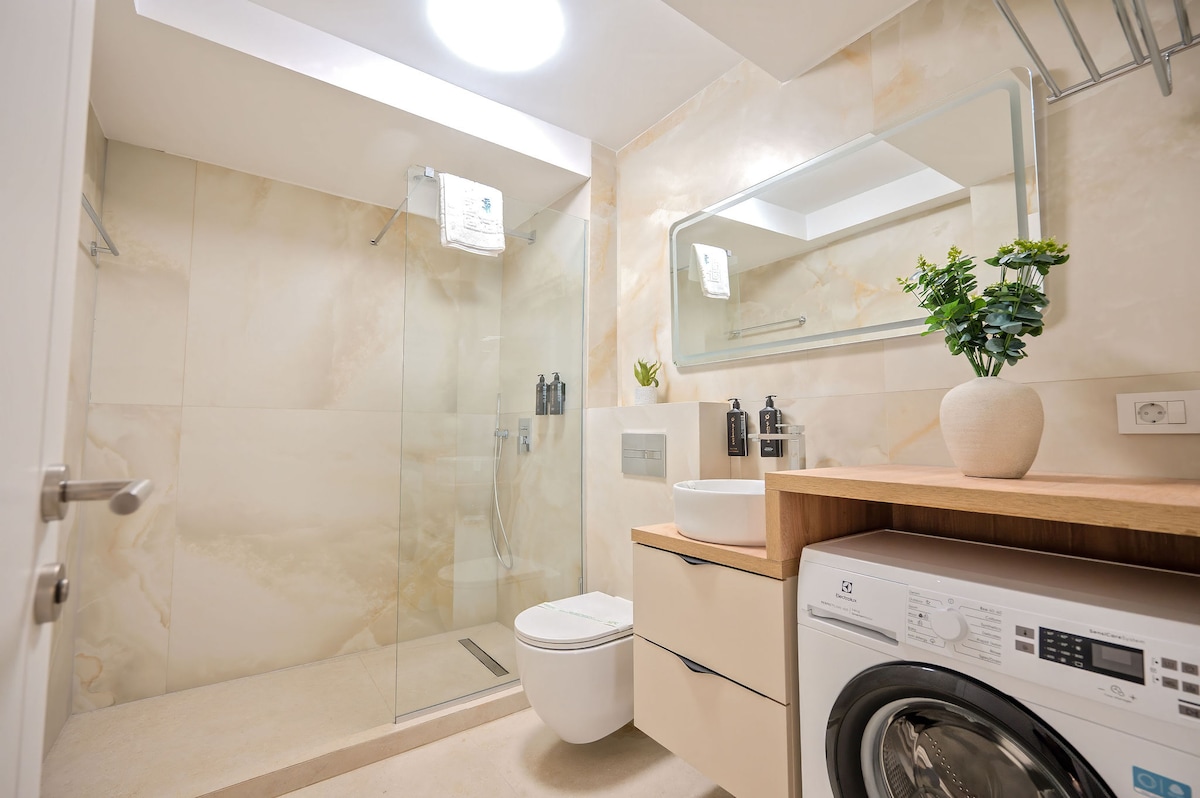 AC-820-Wraith Collection (102 SQM 2BD Family Sea View) — Διαμέρισμα — κατάλυμα διακοπών με θέα στη θάλασσα στο Aqua Cullinan Resort & SPA, Mamaia Nord, Κωνστάντζα, Ρουμανία — φωτογραφία 7 του καταλύματος | Aqua Vista Rentals