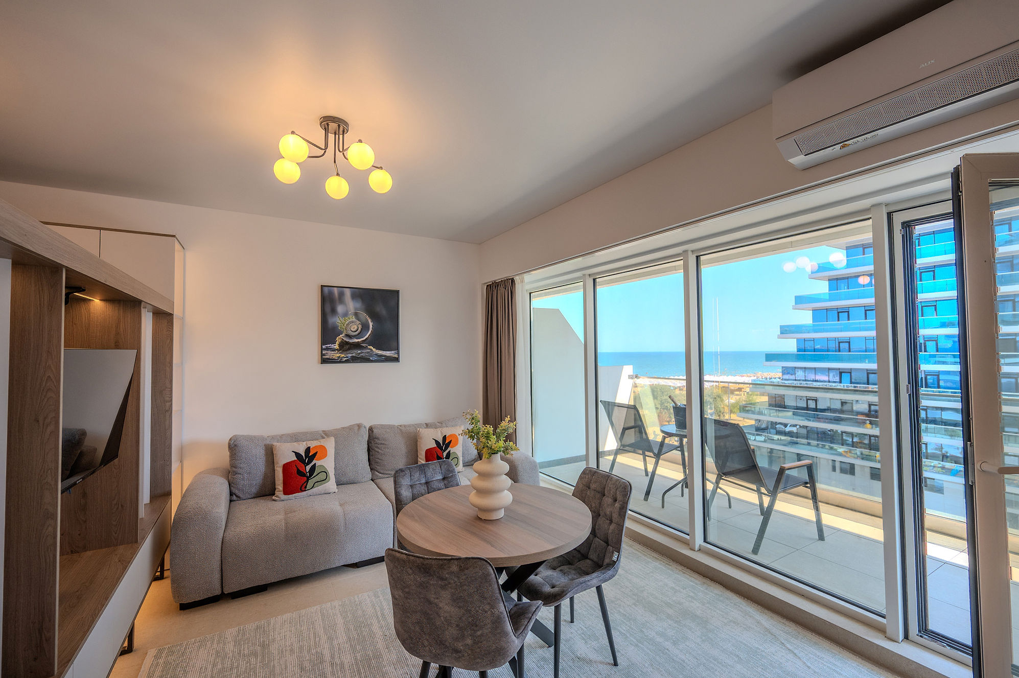 AC-423-Spectre Collection (60 SQM Studio Sea View) — Στούντιο — κατάλυμα διακοπών με θέα στη θάλασσα στο Aqua Cullinan Resort & SPA, Mamaia Nord, Κωνστάντζα, Ρουμανία — φωτογραφία 2 του καταλύματος | Aqua Vista Rentals
