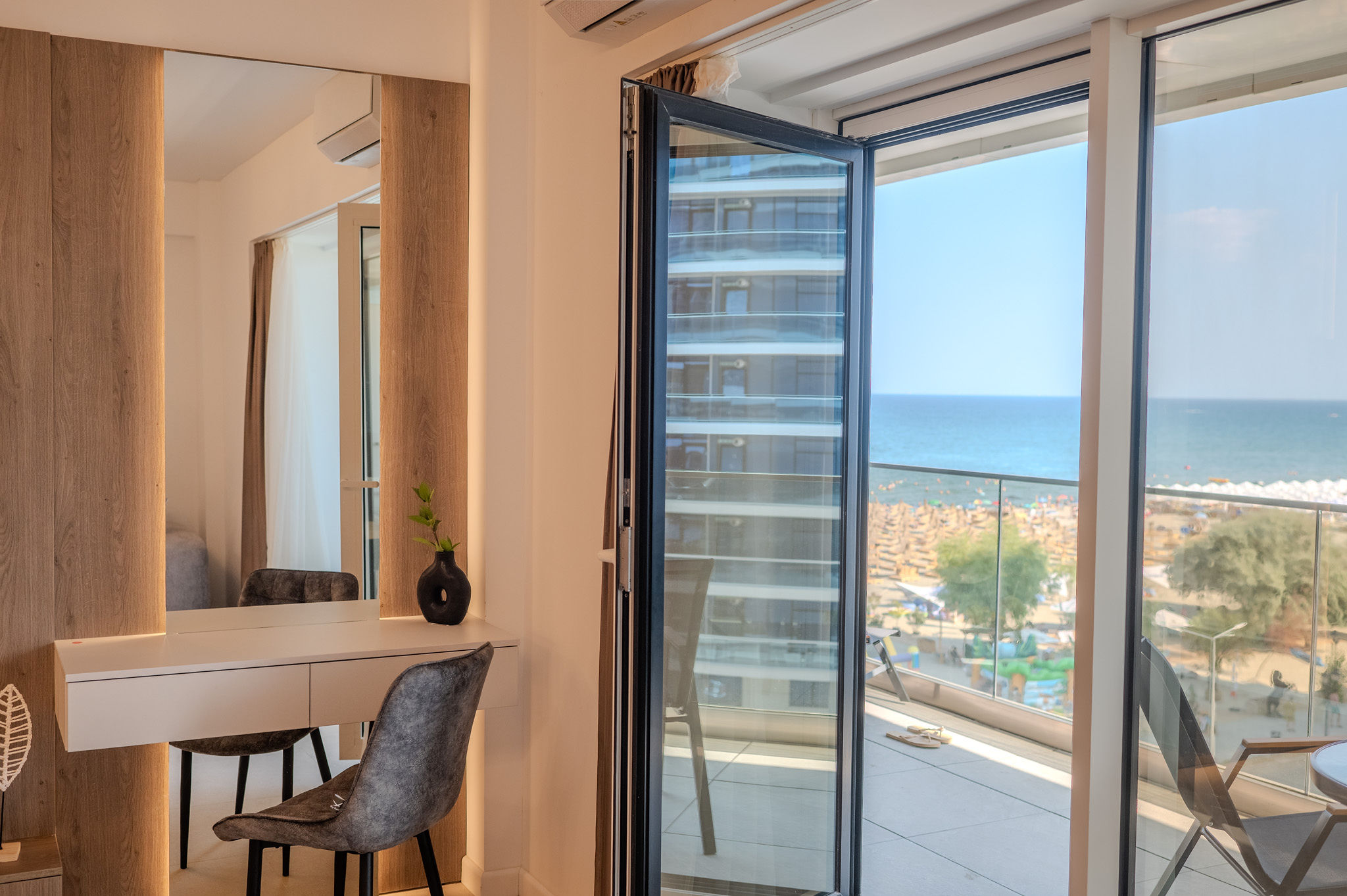 AC-417-DropTail Collection (93 SQM 1BD Front Sea View) — Διαμέρισμα — κατάλυμα διακοπών με θέα στη θάλασσα στο Aqua Cullinan Resort & SPA, Mamaia Nord, Κωνστάντζα, Ρουμανία — φωτογραφία 4 του καταλύματος | Aqua Vista Rentals