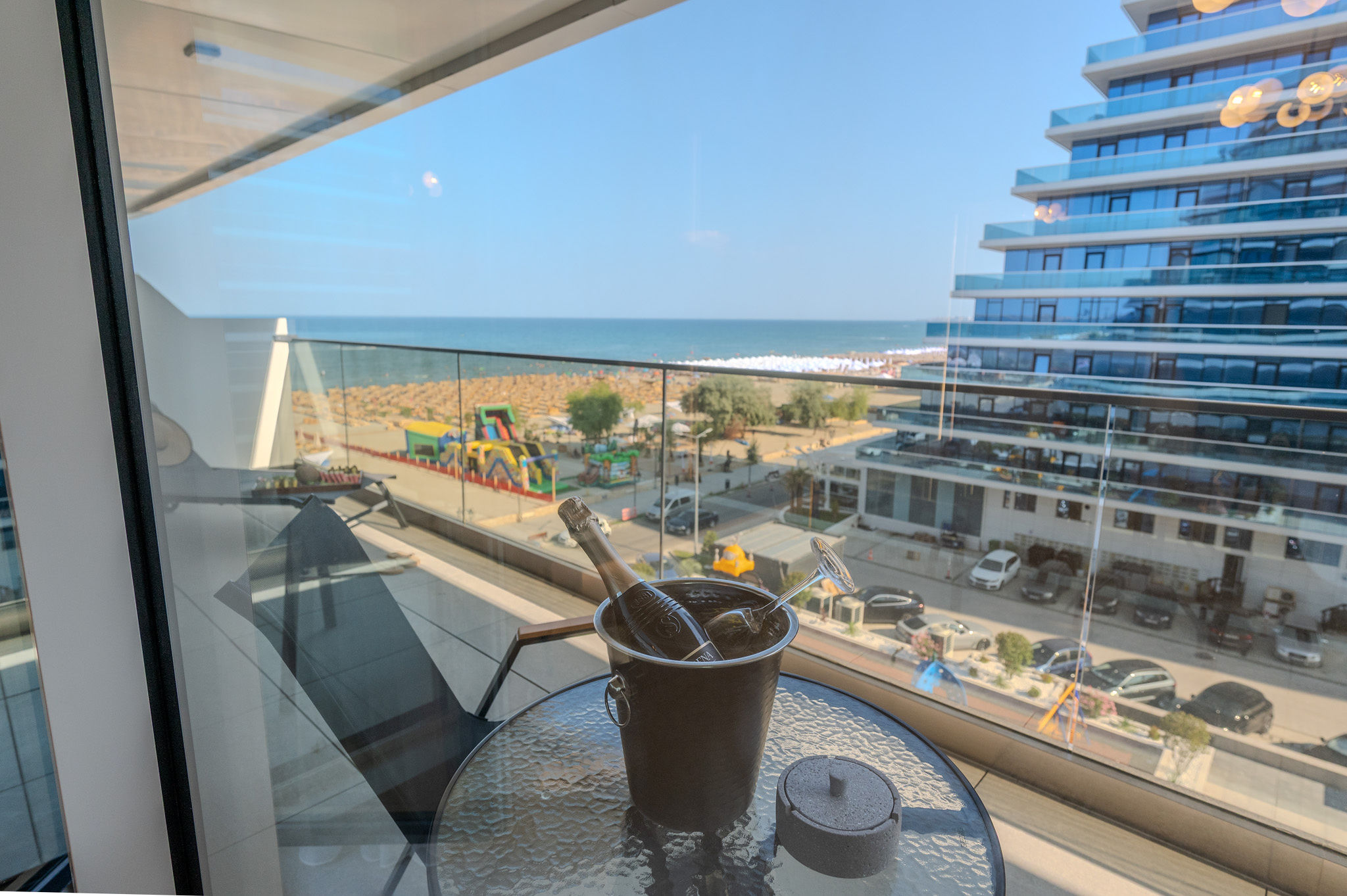 AC-417-DropTail Collection (93 SQM 1BD Front Sea View) — Διαμέρισμα — κατάλυμα διακοπών με θέα στη θάλασσα στο Aqua Cullinan Resort & SPA, Mamaia Nord, Κωνστάντζα, Ρουμανία — φωτογραφία 7 του καταλύματος | Aqua Vista Rentals