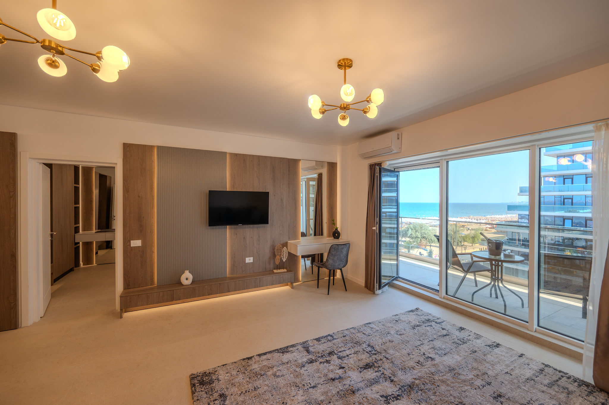 AC-417-DropTail Collection (93 SQM 1BD Front Sea View) — Διαμέρισμα — κατάλυμα διακοπών με θέα στη θάλασσα στο Aqua Cullinan Resort & SPA, Mamaia Nord, Κωνστάντζα, Ρουμανία — κύρια φωτογραφία του καταλύματος | Aqua Vista Rentals