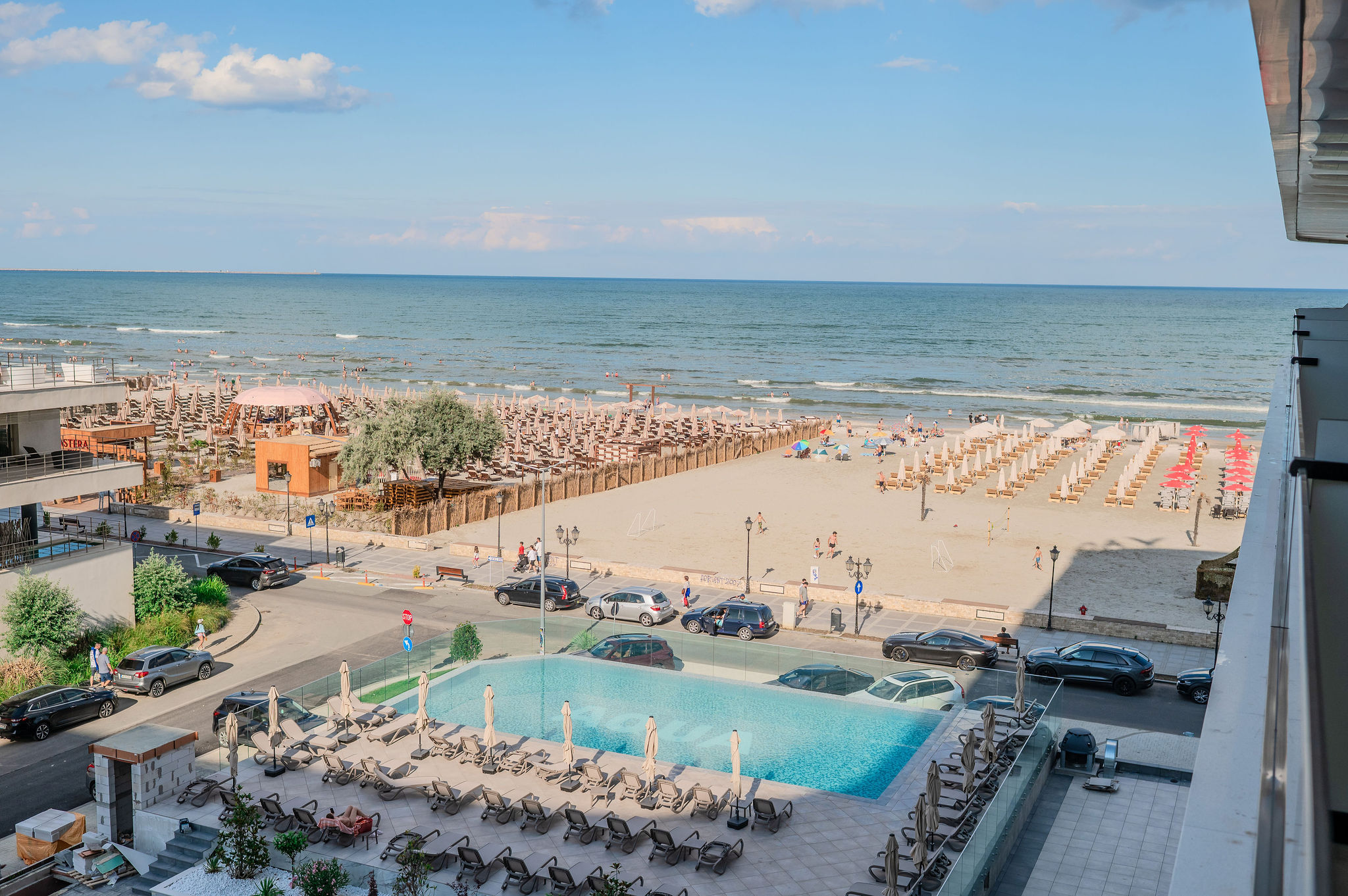 AC-414-Dawn Collection (90 SQM 1BD Front Sea View) — Διαμέρισμα — κατάλυμα διακοπών με θέα στη θάλασσα στο Aqua Cullinan Resort & SPA, Mamaia Nord, Κωνστάντζα, Ρουμανία — φωτογραφία 4 του καταλύματος | Aqua Vista Rentals