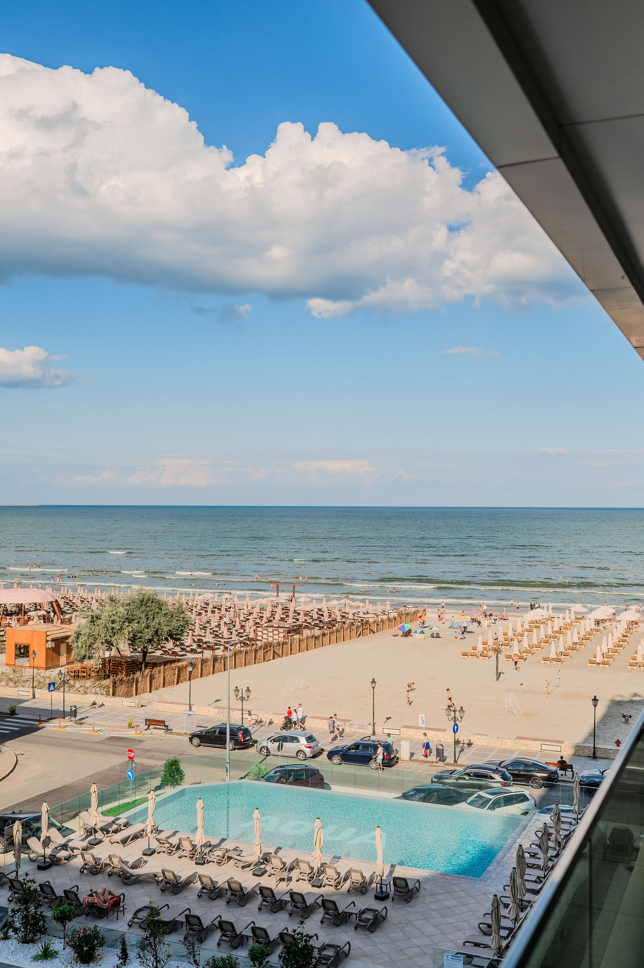 AC-414-Dawn Collection (90 SQM 1BD Front Sea View) — Διαμέρισμα — κατάλυμα διακοπών με θέα στη θάλασσα στο Aqua Cullinan Resort & SPA, Mamaia Nord, Κωνστάντζα, Ρουμανία — φωτογραφία 3 του καταλύματος | Aqua Vista Rentals