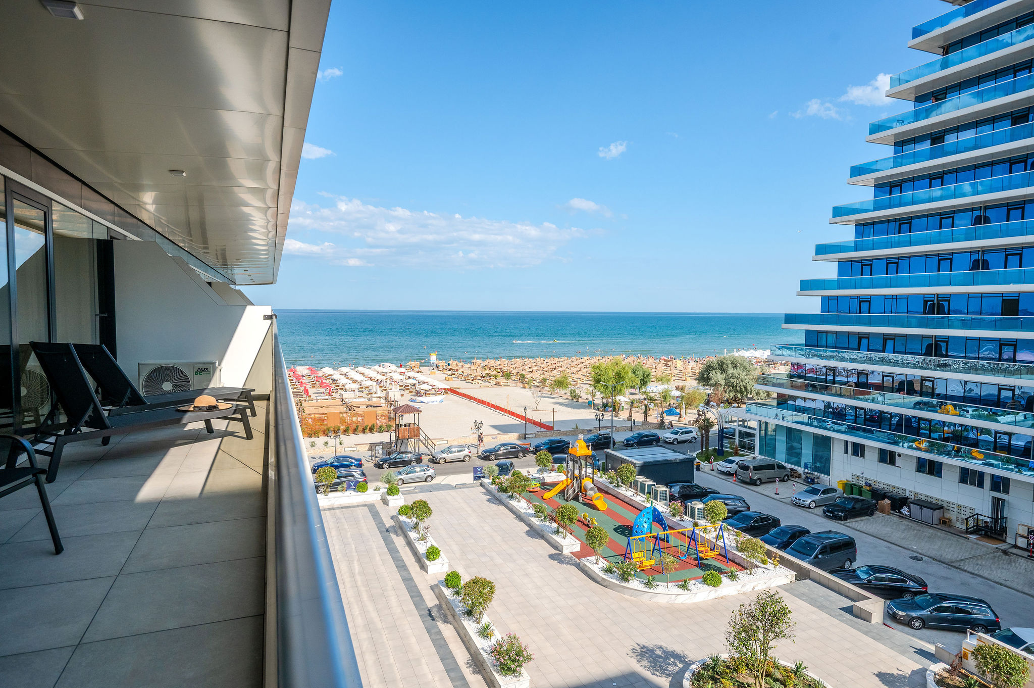 AC-422-Wraith Collection (102 SQM 2BD Family Sea View) — Διαμέρισμα — κατάλυμα διακοπών με θέα στη θάλασσα στο Aqua Cullinan Resort & SPA, Mamaia Nord, Κωνστάντζα, Ρουμανία — φωτογραφία 2 του καταλύματος | Aqua Vista Rentals