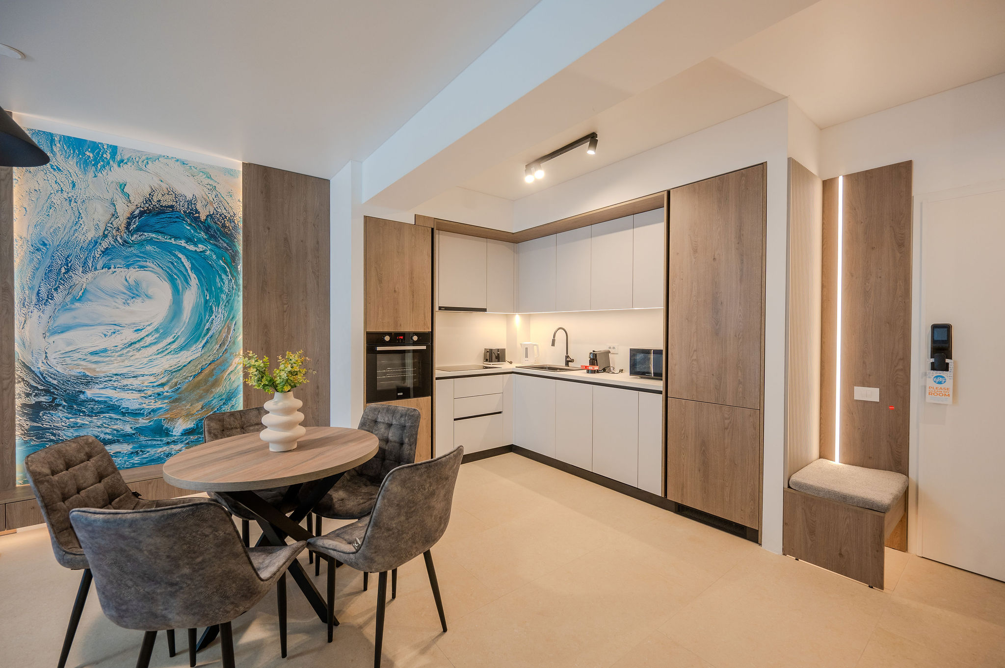 AC-422-Wraith Collection (102 SQM 2BD Family Sea View) — Διαμέρισμα — κατάλυμα διακοπών με θέα στη θάλασσα στο Aqua Cullinan Resort & SPA, Mamaia Nord, Κωνστάντζα, Ρουμανία — φωτογραφία 3 του καταλύματος | Aqua Vista Rentals