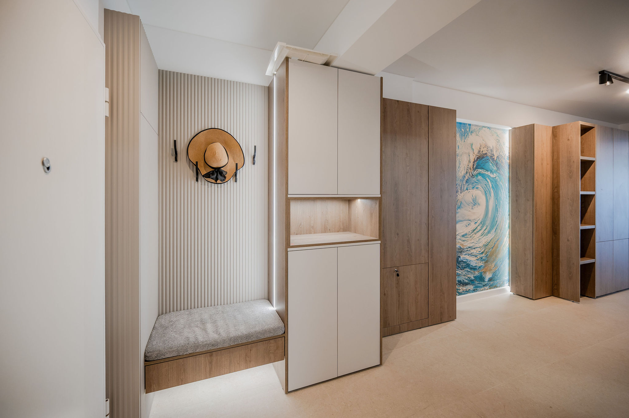 AC-402-Silver Shadow Collection (89 SQM 1BD City View) — Διαμέρισμα — κατάλυμα διακοπών με θέα στην πόλη στο Aqua Cullinan Resort & SPA, Mamaia Nord, Κωνστάντζα, Ρουμανία — κύρια φωτογραφία του καταλύματος | Aqua Vista Rentals