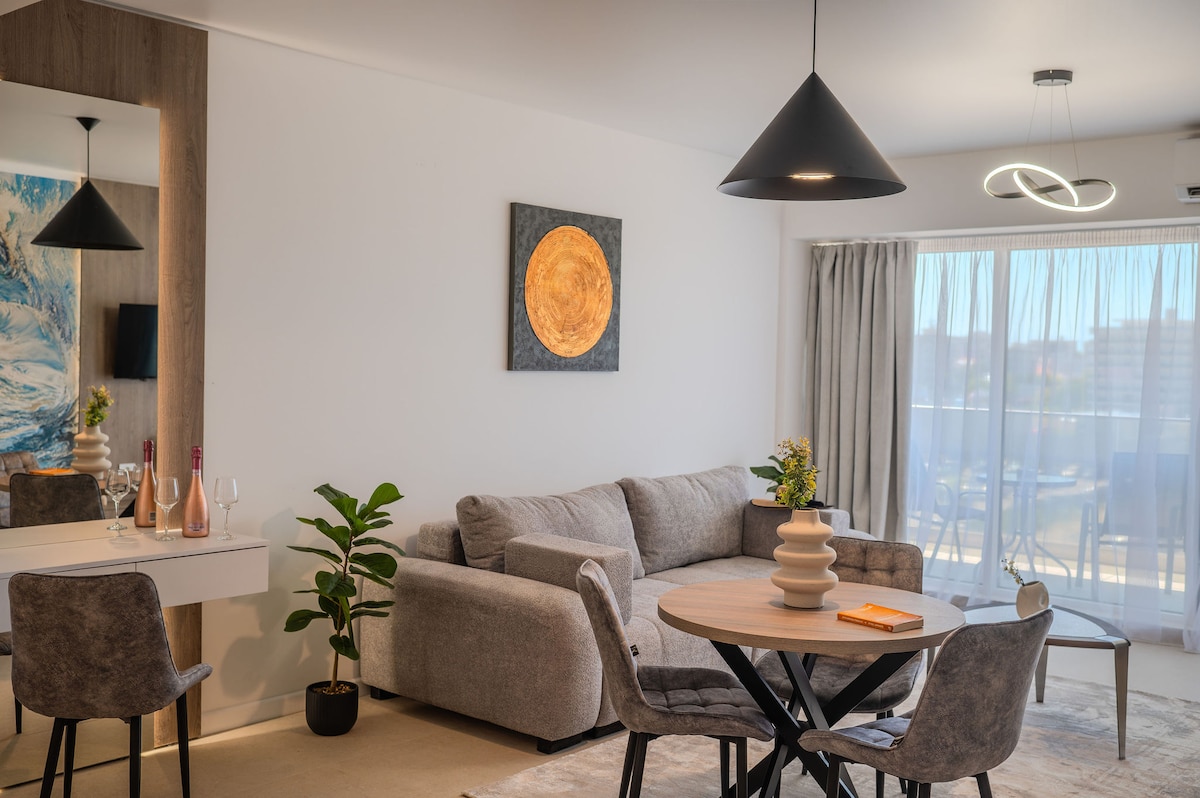 AC-435-Silver Spirit Collection (104 SQM 1BD+ City View) — Διαμέρισμα — κατάλυμα διακοπών με θέα στην πόλη στο Aqua Cullinan Resort & SPA, Mamaia Nord, Κωνστάντζα, Ρουμανία — κύρια φωτογραφία του καταλύματος | Aqua Vista Rentals