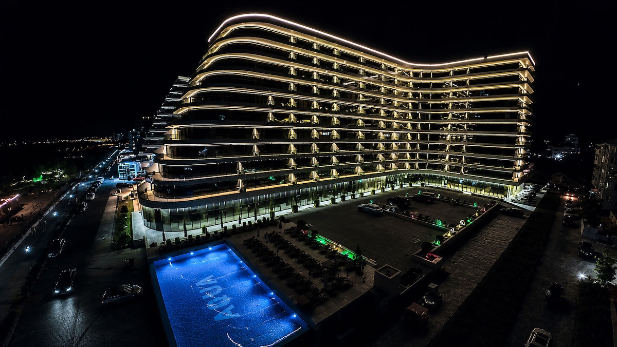 AC-234-Silver Shadow Collection (89 SQM 1BD City View) — Διαμέρισμα — κατάλυμα διακοπών με θέα στην πόλη στο Aqua Cullinan Resort & SPA, Mamaia Nord, Κωνστάντζα, Ρουμανία — κύρια φωτογραφία του καταλύματος | Aqua Vista Rentals