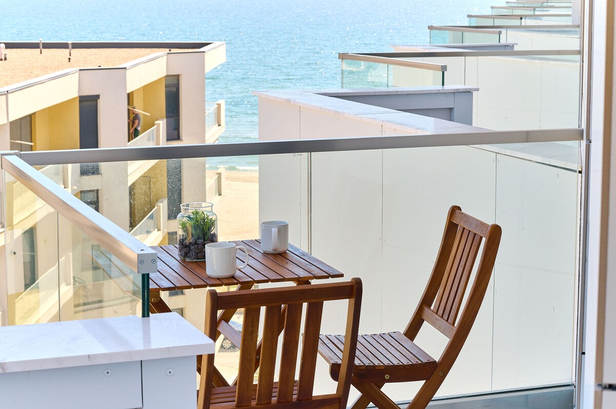MDApartment in Infinity Beach Resort- Parking — Διαμέρισμα — κατάλυμα διακοπών στο Infinity Resort & SPA, Mamaia Nord, Κωνστάντζα, Ρουμανία — κύρια φωτογραφία του καταλύματος | Aqua Vista Rentals