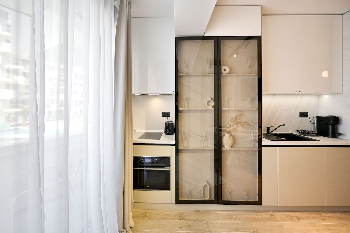 Infinity Everglow Apartment Spa&Pool Beach Resort-parking — Διαμέρισμα — κατάλυμα διακοπών με θέα στην πόλη στο Infinity Resort & SPA, Mamaia Nord, Κωνστάντζα, Ρουμανία — φωτογραφία 8 του καταλύματος | Aqua Vista Rentals