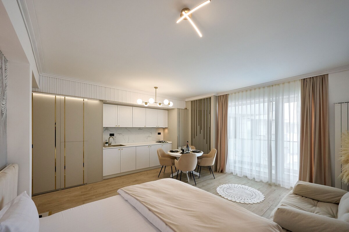 Seaview Luxury Studio in Infinity Beach Resort — Στούντιο — κατάλυμα διακοπών με θέα στη θάλασσα στο Infinity Resort & SPA, Mamaia Nord, Κωνστάντζα, Ρουμανία — φωτογραφία 4 του καταλύματος | Aqua Vista Rentals