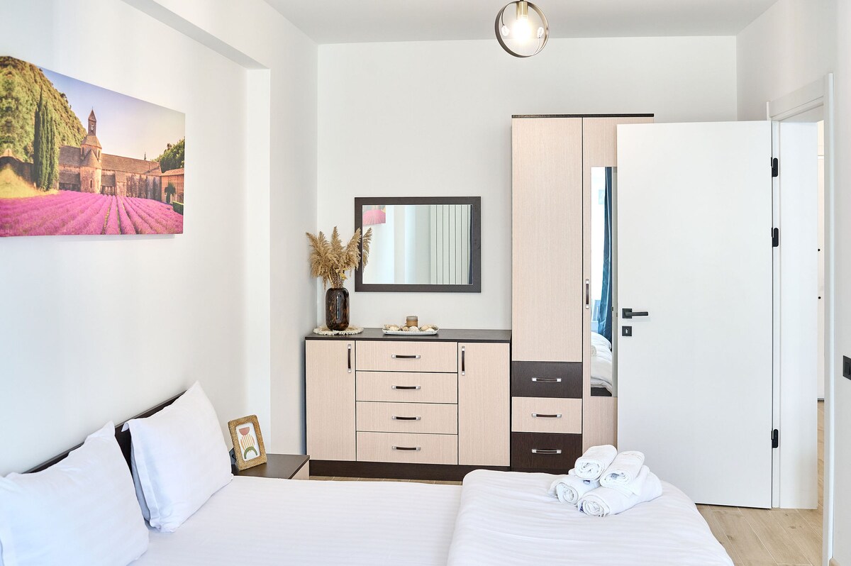 Retro Apartment in Infinity Beach Resort — Διαμέρισμα — κατάλυμα διακοπών με θέα στη θάλασσα στο Infinity Resort & SPA, Mamaia Nord, Κωνστάντζα, Ρουμανία — φωτογραφία 5 του καταλύματος | Aqua Vista Rentals