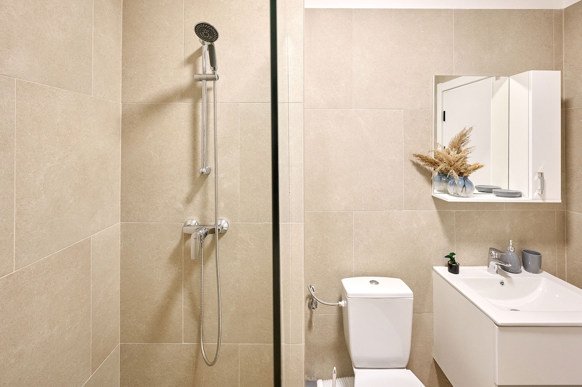 Retro Apartment in Infinity Beach Resort — Διαμέρισμα — κατάλυμα διακοπών με θέα στη θάλασσα στο Infinity Resort & SPA, Mamaia Nord, Κωνστάντζα, Ρουμανία — φωτογραφία 8 του καταλύματος | Aqua Vista Rentals