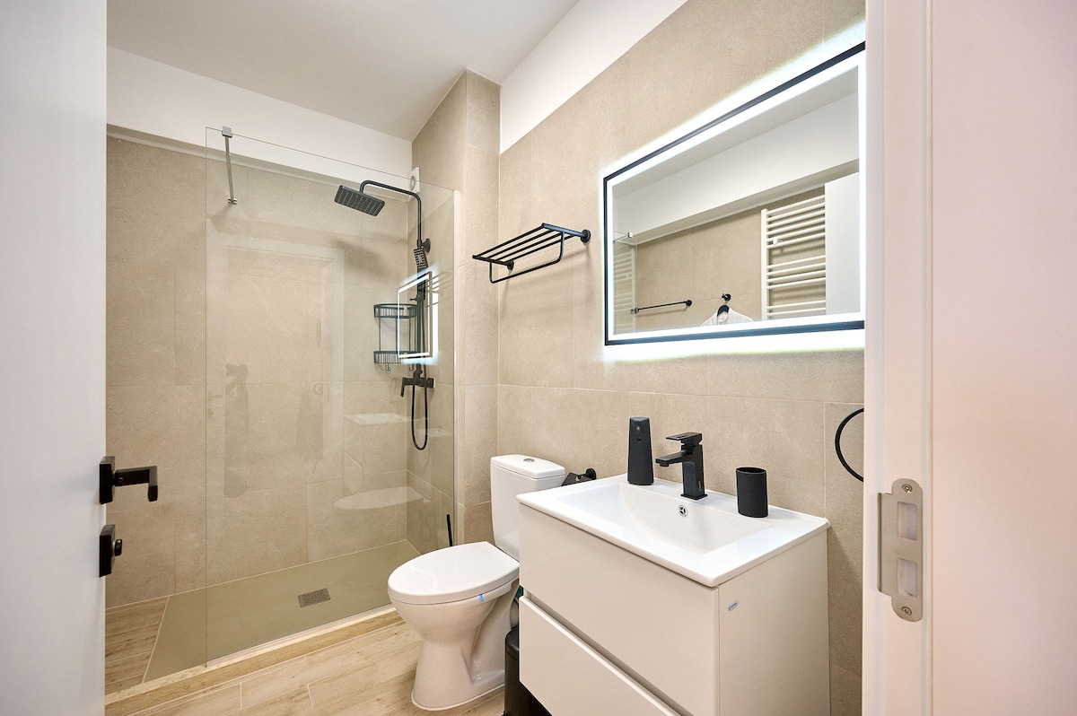 JAD Apartment in Infinity Beach Resort - parking — Διαμέρισμα — κατάλυμα διακοπών με θέα στη θάλασσα στο Infinity Resort & SPA, Mamaia Nord, Κωνστάντζα, Ρουμανία — φωτογραφία 7 του καταλύματος | Aqua Vista Rentals
