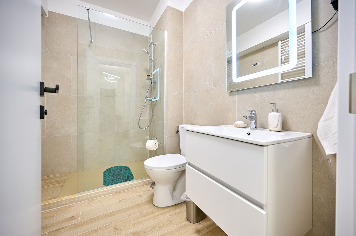 Star Apartment in Infinity Beach Resort - parking — Διαμέρισμα — κατάλυμα διακοπών στο Infinity Resort & SPA, Mamaia Nord, Κωνστάντζα, Ρουμανία — φωτογραφία 6 του καταλύματος | Aqua Vista Rentals