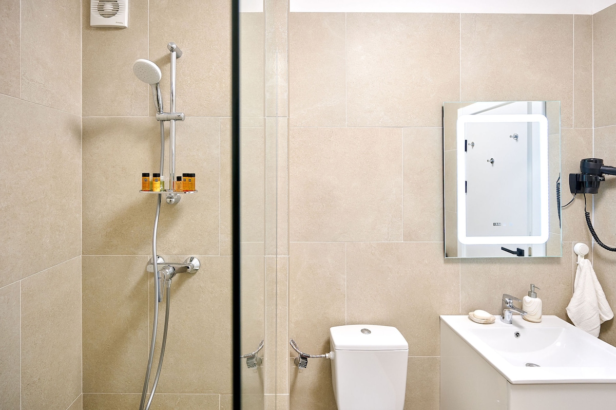 Star Apartment in Infinity Beach Resort - parking — Διαμέρισμα — κατάλυμα διακοπών στο Infinity Resort & SPA, Mamaia Nord, Κωνστάντζα, Ρουμανία — φωτογραφία 8 του καταλύματος | Aqua Vista Rentals