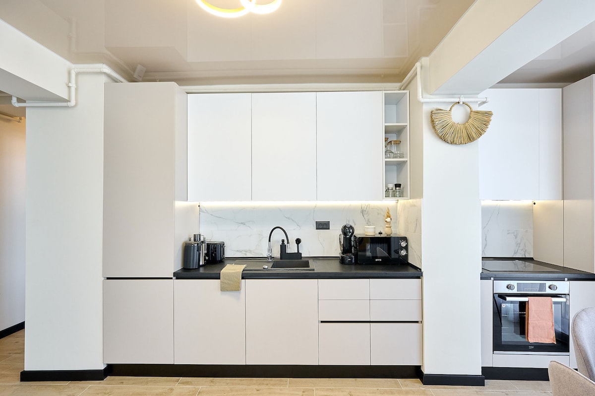 Smarald Sea View Apartment in Infinity Beach Resort - parking — Διαμέρισμα — κατάλυμα διακοπών με θέα στη θάλασσα στο Infinity Resort & SPA, Mamaia Nord, Κωνστάντζα, Ρουμανία — φωτογραφία 6 του καταλύματος | Aqua Vista Rentals